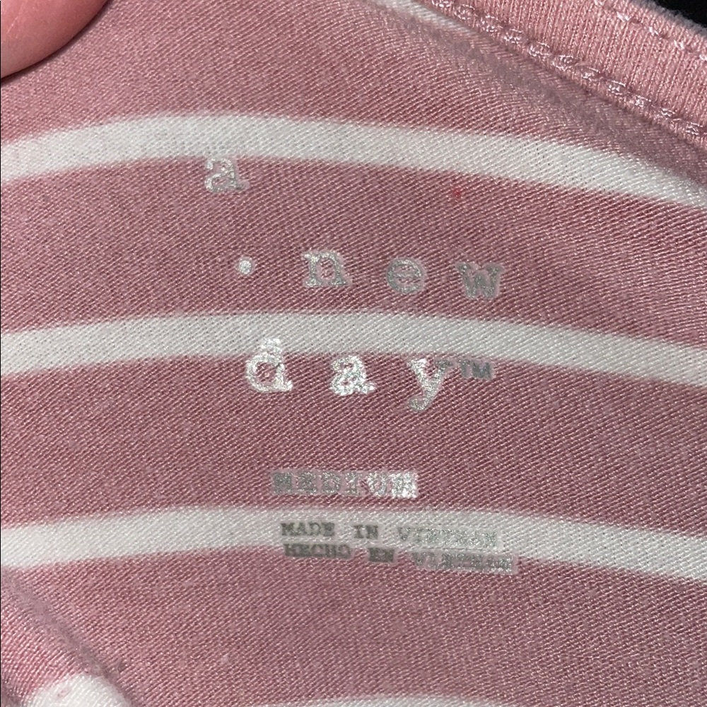 ‼️FREE with Purchase‼️ Pink Striped Tee 🌸🤍 - Picture 10 of 10